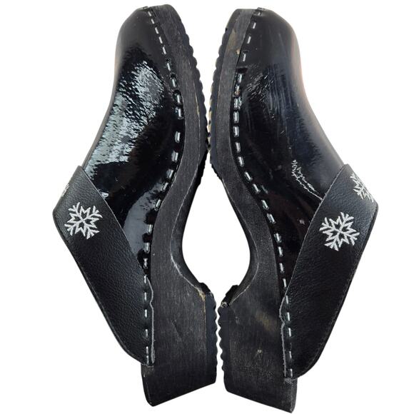 Hanna Anderson Swedish Clogs Womens 10.5 11 41 Black Patent Leather Snowflakes - Picture 7 of 12
